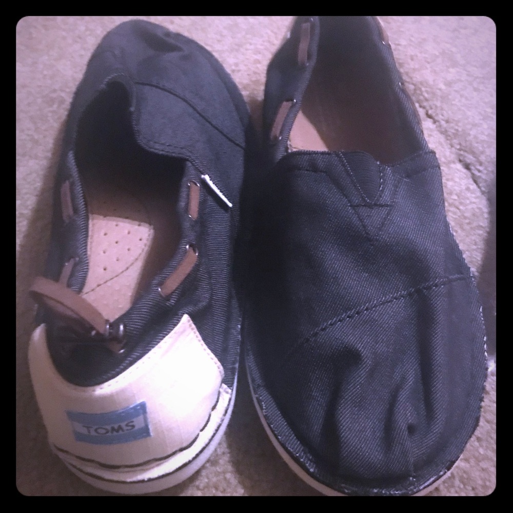Toms boat shoes NWOT! Dark blue